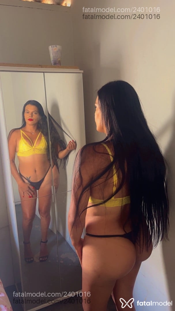 Acompanhante mulher trans morena (o) de olhos castanhos em São José do Rio Preto - Melissa