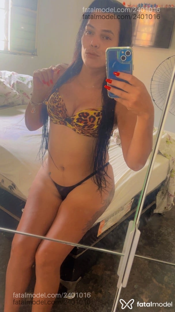 Acompanhante mulher trans morena (o) de olhos castanhos em São José do Rio Preto - Melissa
