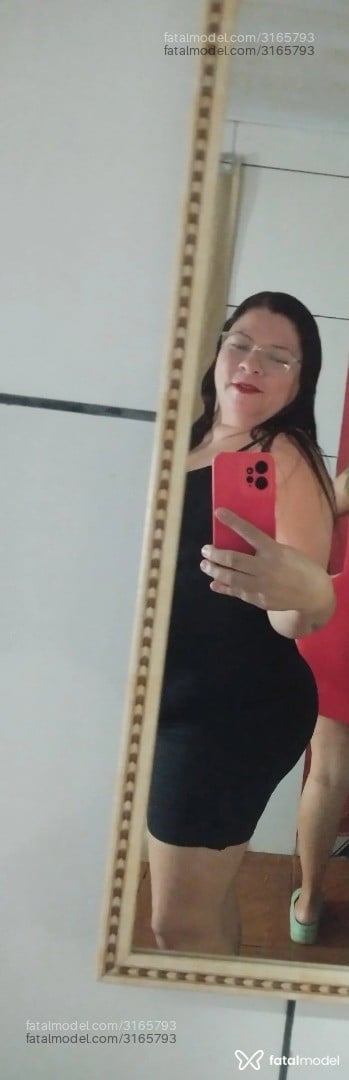 Acompanhante mulher com cabelo castanho de olhos castanhos em Piracanjuba Acompanhante mulher com cabelo castanho de olhos castanhos em Piracanjuba - Karininha
