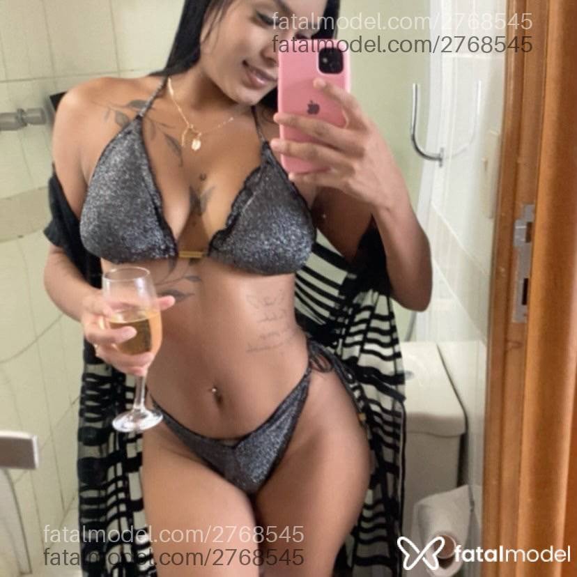 Acompanhante mulher morena (o) de olhos pretos - Tainá