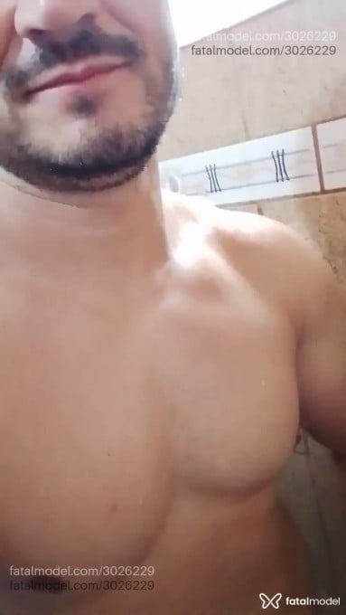 Acompanhante homem com cabelo castanho de olhos castanhos em Santa Maria - Renan