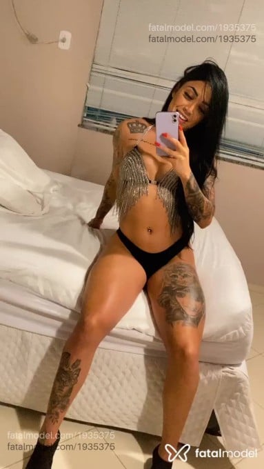 Acompanhante mulher morena (o) de olhos castanhos em Joinville - Lavínia Martins
