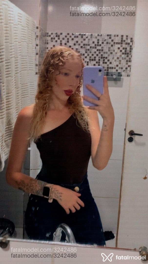 Acompanhante mulher loira (o) de olhos azuis em Cabo Frio - Leticia