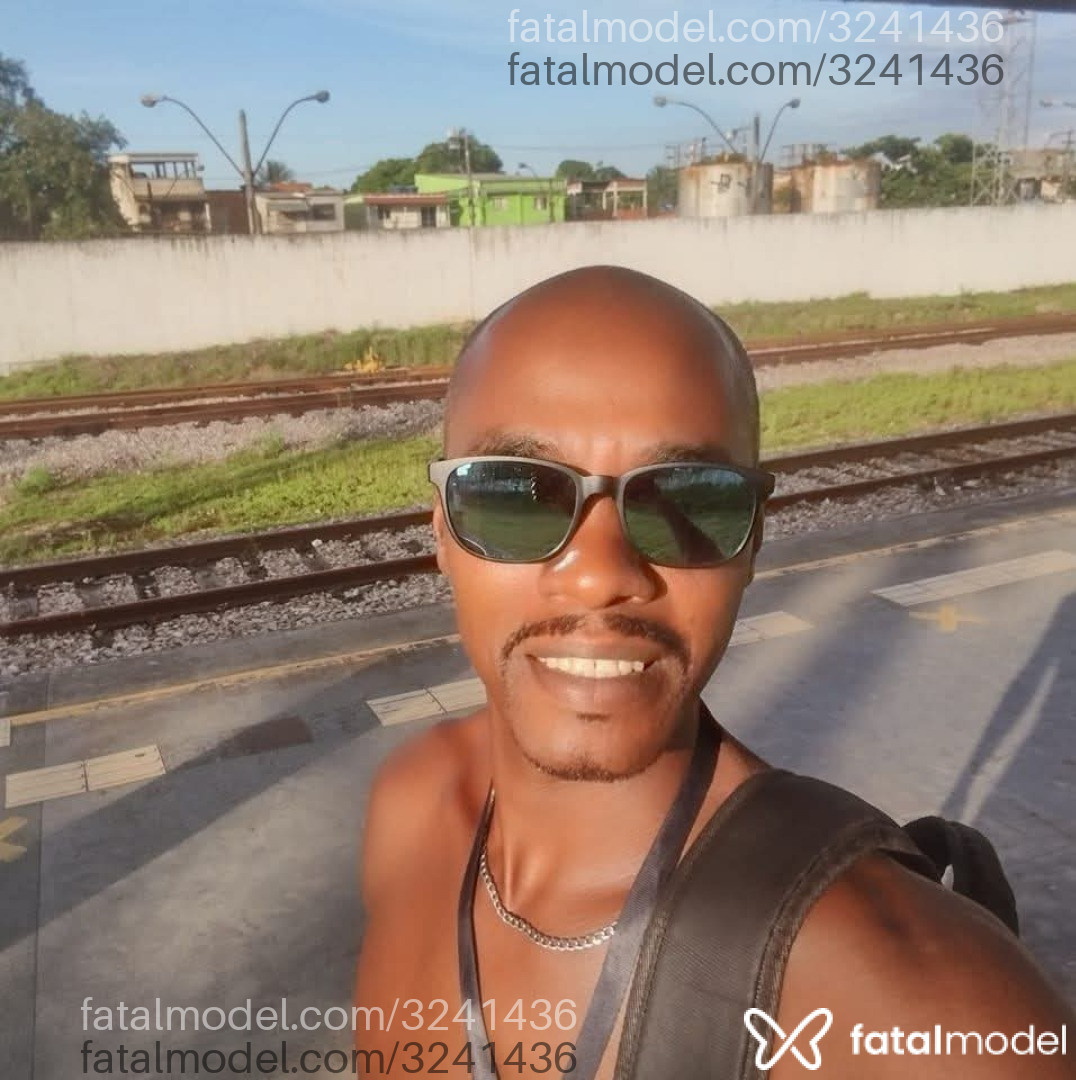 Acompanhante homem sem cabelo de olhos castanhos em Rio de Janeiro - Wallace