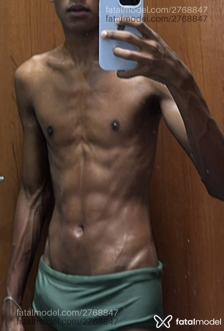 Acompanhante homem morena (o) de olhos pretos - Dotadobenjamin