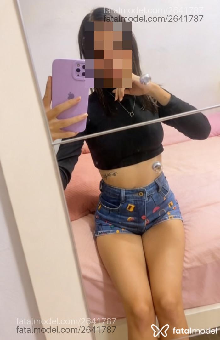 Acompanhante mulher com cabelo castanho de olhos castanhos em Virtual Acompanhante mulher com cabelo castanho de olhos castanhos em Virtual - Hellen Fontenelle