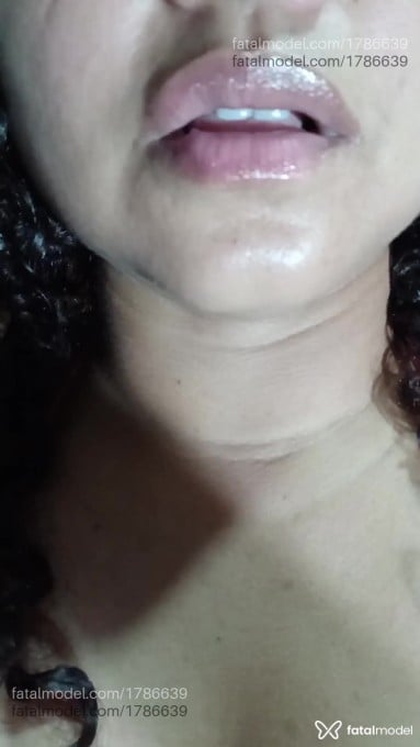 Acompanhante mulher com cabelo castanho de olhos mel em Virtual - Julia Robert