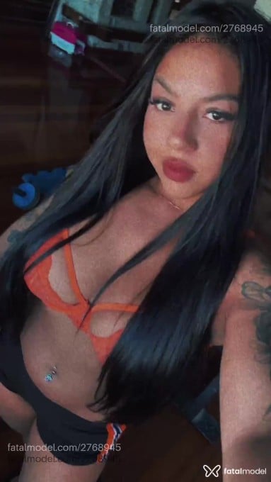 Acompanhante mulher morena (o) de olhos castanhos - Karoline Reis