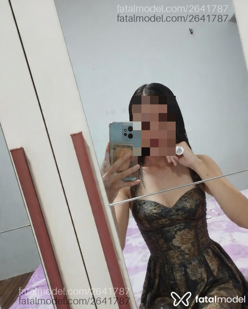 Acompanhante mulher com cabelo castanho de olhos castanhos em Virtual Acompanhante mulher com cabelo castanho de olhos castanhos em Virtual - Hellen Fontenelle
