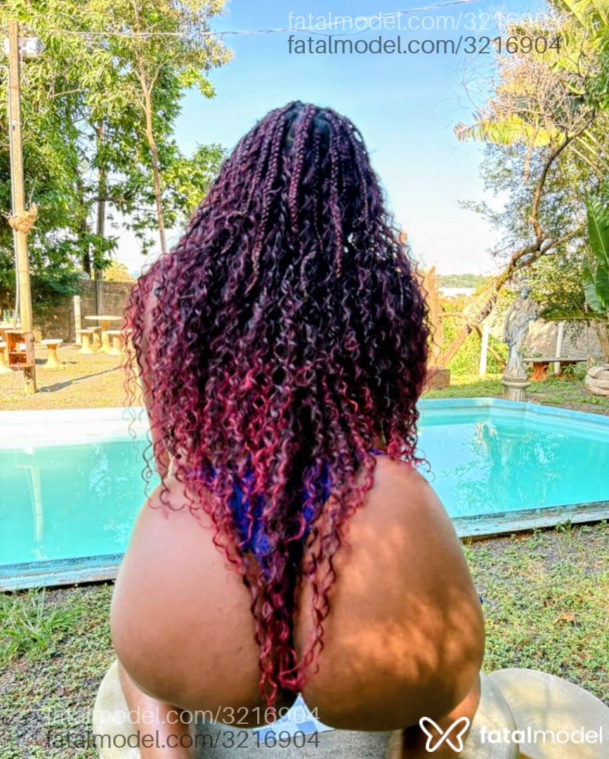 Acompanhante mulher com cabelo colorido de olhos pretos em Nova Iguaçu - Cristal Aguiar