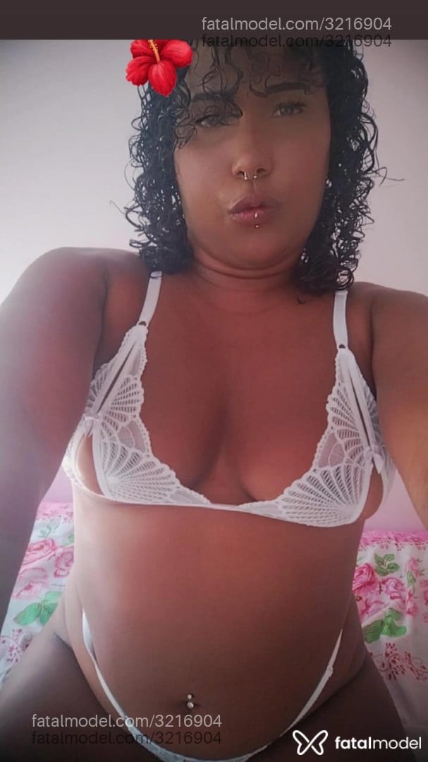 Acompanhante mulher com cabelo colorido de olhos pretos em Nova Iguaçu - Cristal Aguiar
