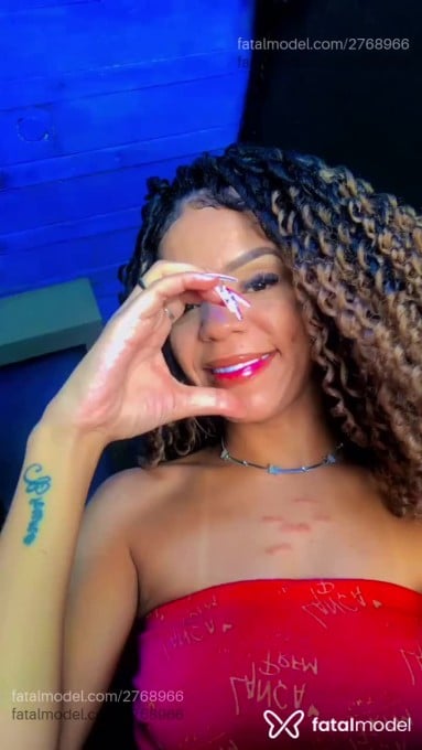 Acompanhante mulher morena (o) de olhos castanhos em Rio de Janeiro - Cacheadaaah