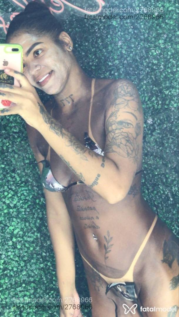 Acompanhante mulher morena (o) de olhos castanhos - Cacheadaaah