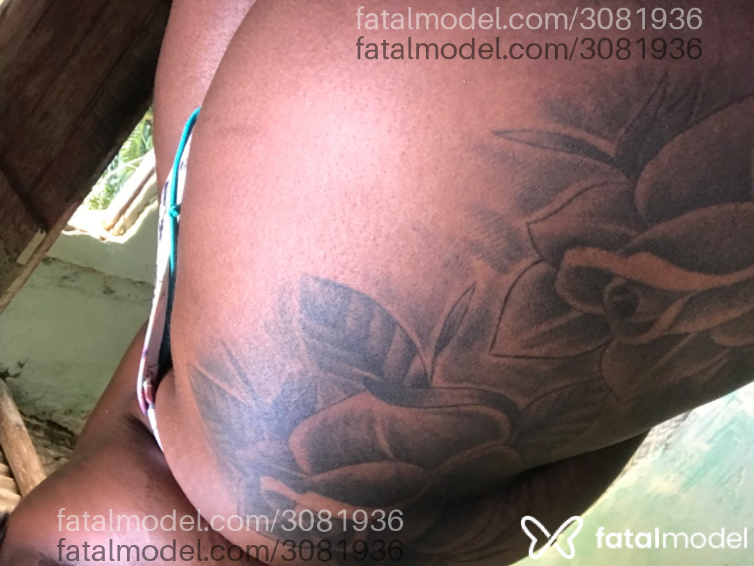 Acompanhante mulher trans morena (o) de olhos pretos - Kailly