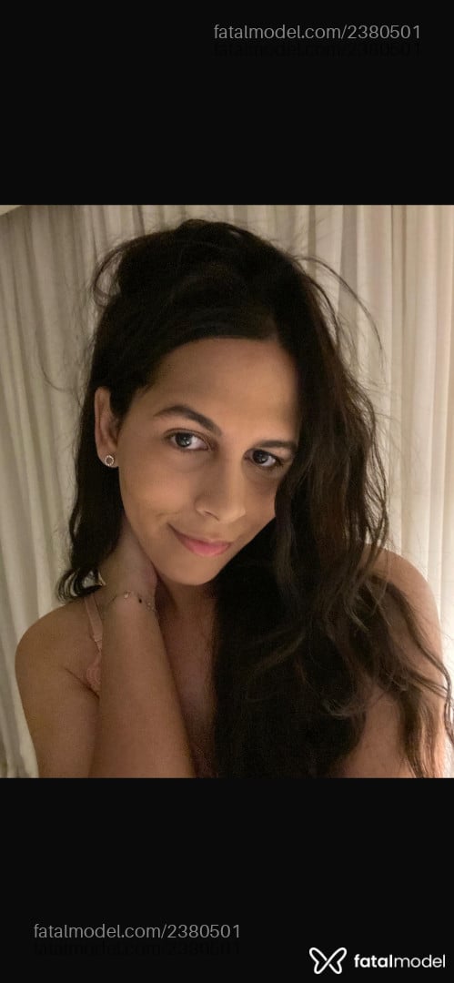 Acompanhante mulher trans com cabelo castanho de olhos castanhos em Belo Horizonte - Isabela Lisboa