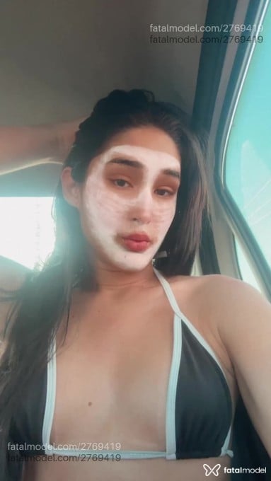 Acompanhante mulher trans loira (o) de olhos pretos - Kauany Acompanhante mulher trans loira (o) de olhos pretos - Kauany
