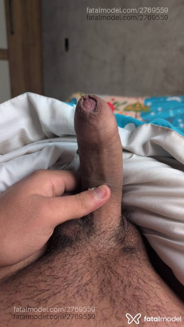 Acompanhante homem com cabelo grisalho de olhos pretos - Thiago Acompanhante homem com cabelo grisalho de olhos pretos - Thiago