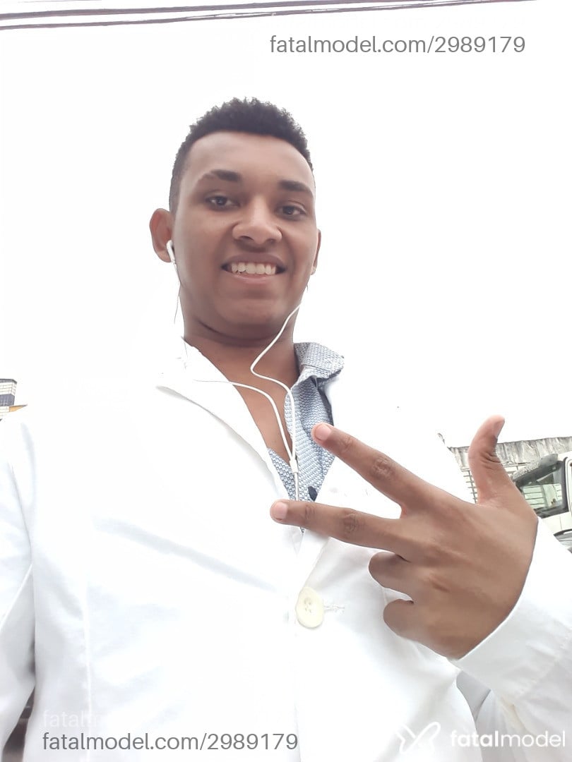 Acompanhante homem morena (o) de olhos castanhos em São Paulo - Nicholas