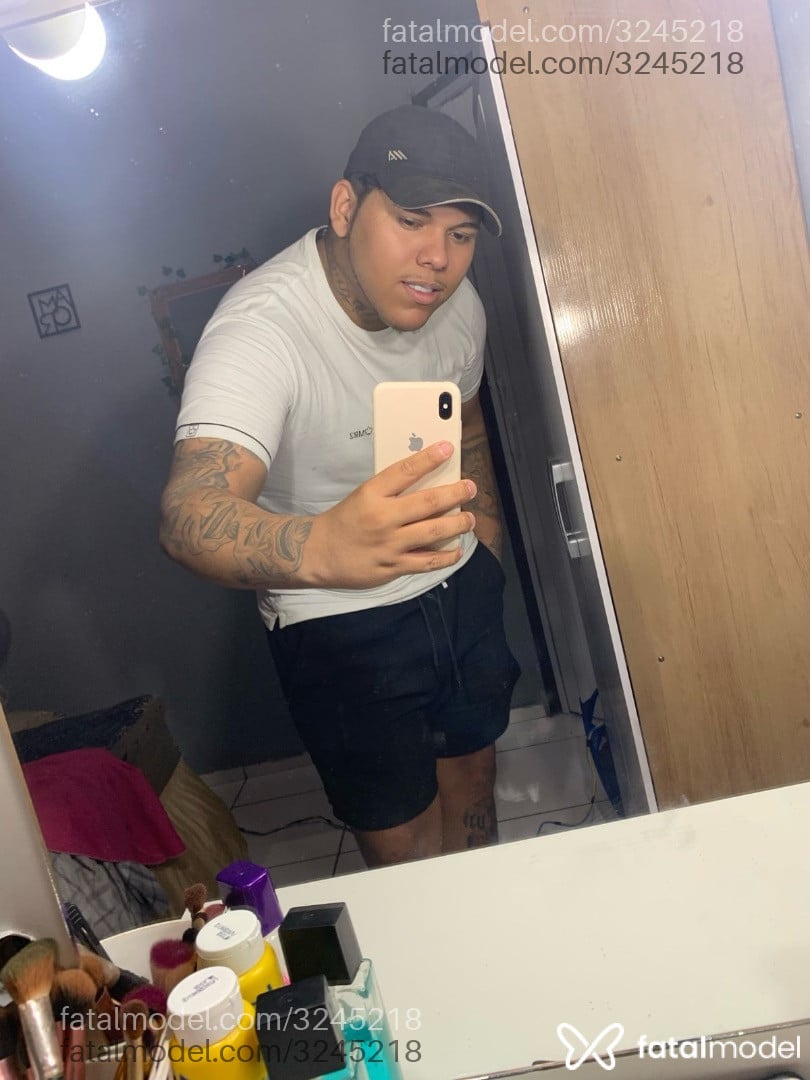 Acompanhante homem morena (o) de olhos castanhos em Fortaleza - Vitor