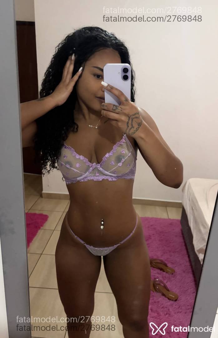 Acompanhante mulher com cabelo castanho de olhos mel - Maiara Sales