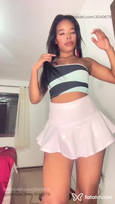 Acompanhante mulher morena (o) de olhos pretos em Florianópolis Acompanhante mulher morena (o) de olhos pretos em Florianópolis - Lua
