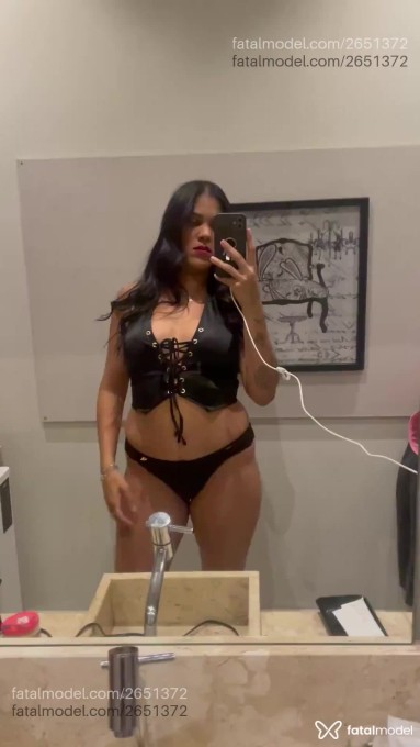 Acompanhante mulher morena (o) de olhos castanhos - Lara Acompanhante mulher morena (o) de olhos castanhos - Lara