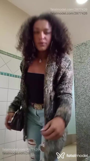 Acompanhante mulher trans com cabelo castanho de olhos castanhos em Mairinque - Melissa