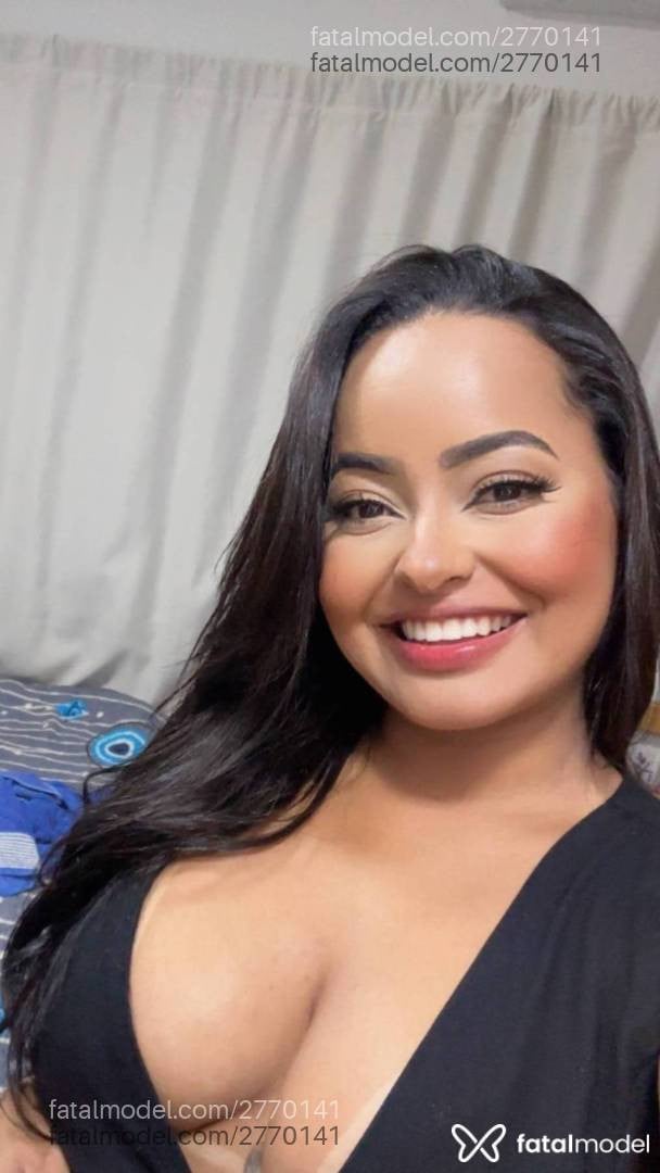 Acompanhante mulher com cabelo castanho de olhos castanhos - Isis