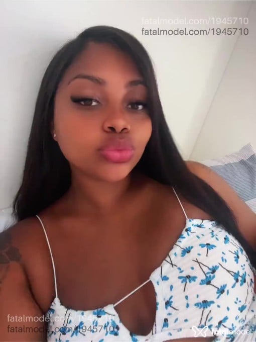 Acompanhante mulher morena (o) de olhos mel em Pontal do Paraná - Yara Bianca