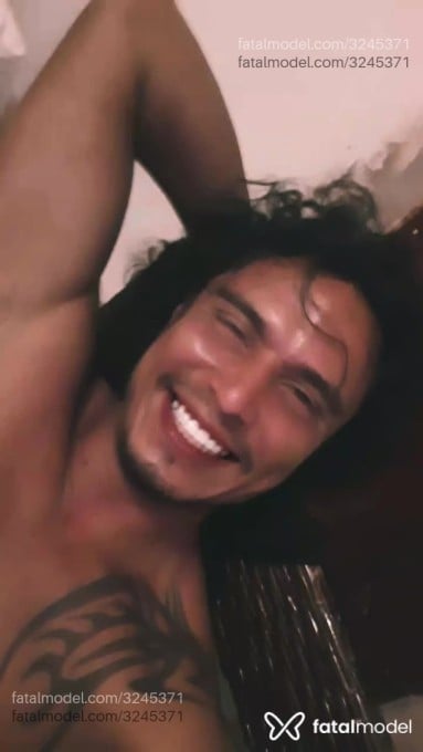 Acompanhante homem com cabelo castanho de olhos pretos em Fortaleza Acompanhante homem com cabelo castanho de olhos pretos em Fortaleza - Indio Zen