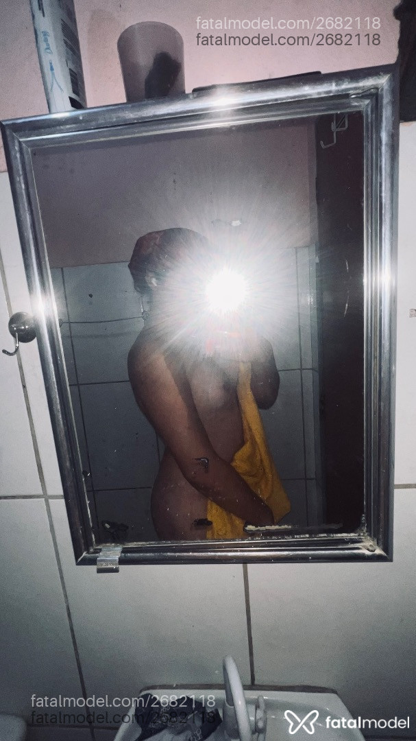 Acompanhante mulher trans ruiva (o) de olhos castanhos em Juscimeira - Wanessa