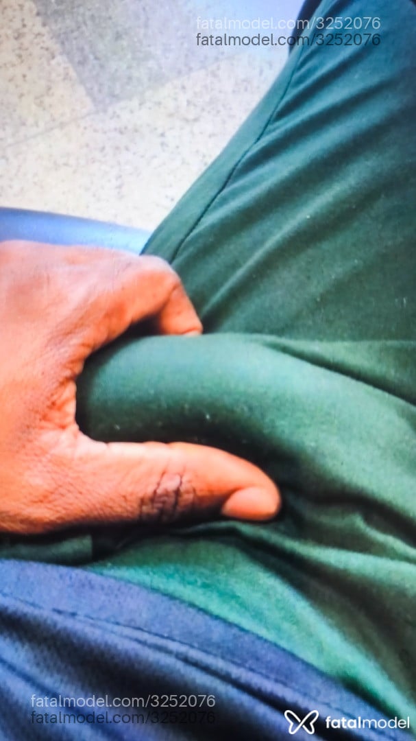 Acompanhante homem sem cabelo de olhos pretos em Caldas Novas Acompanhante homem sem cabelo de olhos pretos em Caldas Novas - Prazerecompanhia