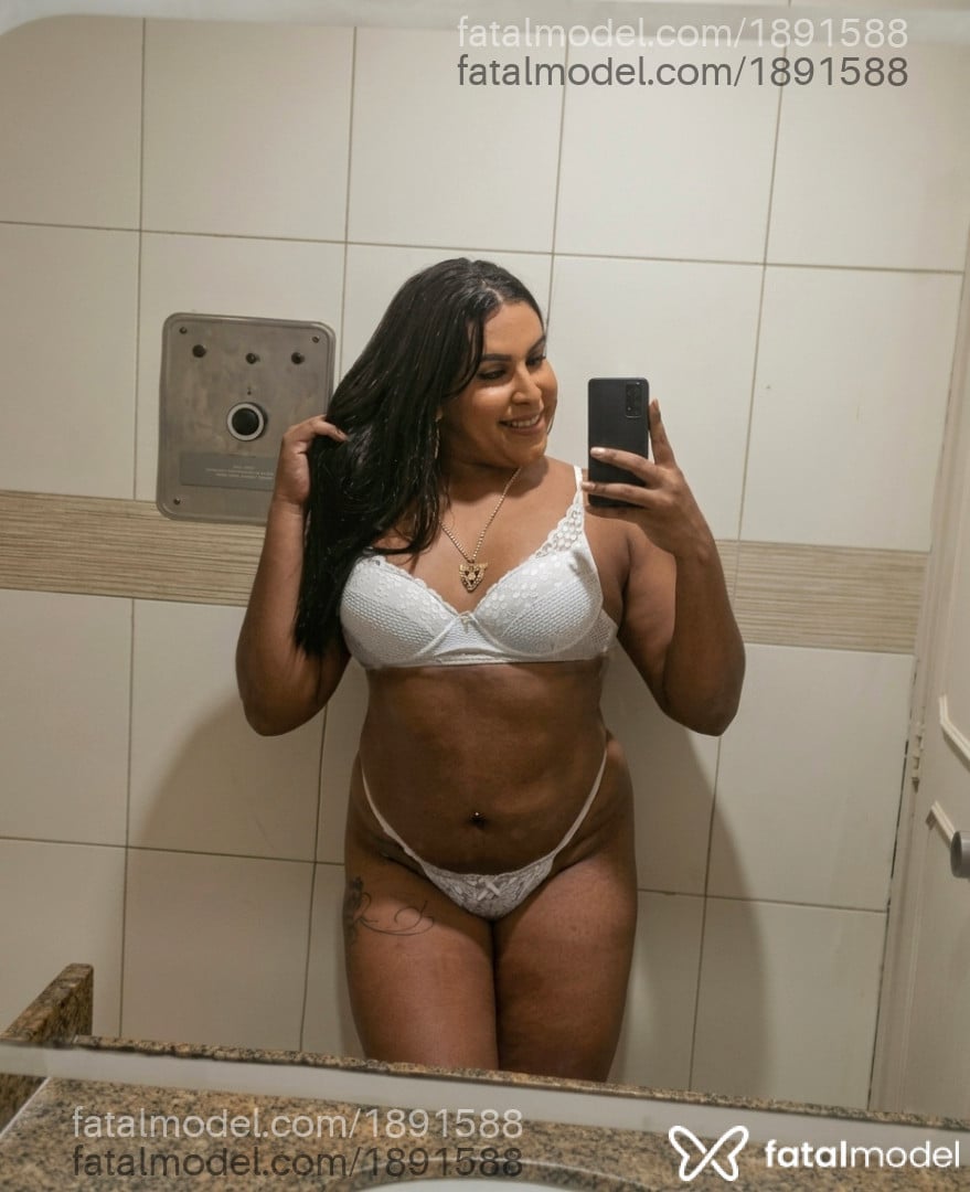 Acompanhante mulher trans morena (o) de olhos castanhos em Duque de Caxias Acompanhante mulher trans morena (o) de olhos castanhos em Duque de Caxias - Fabyy