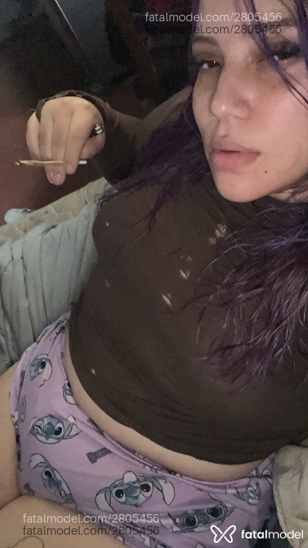 Acompanhante mulher com cabelo colorido de olhos mel em Várzea Paulista Acompanhante mulher com cabelo colorido de olhos mel em Várzea Paulista - Konan