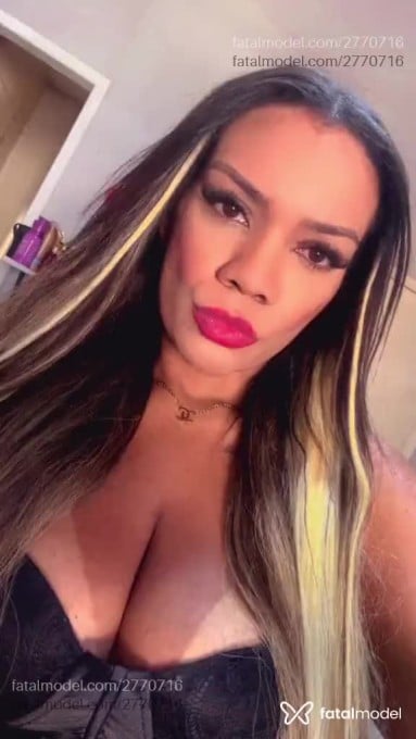 Acompanhante mulher morena (o) de olhos castanhos em Guarulhos Acompanhante mulher morena (o) de olhos castanhos em Guarulhos - índiia