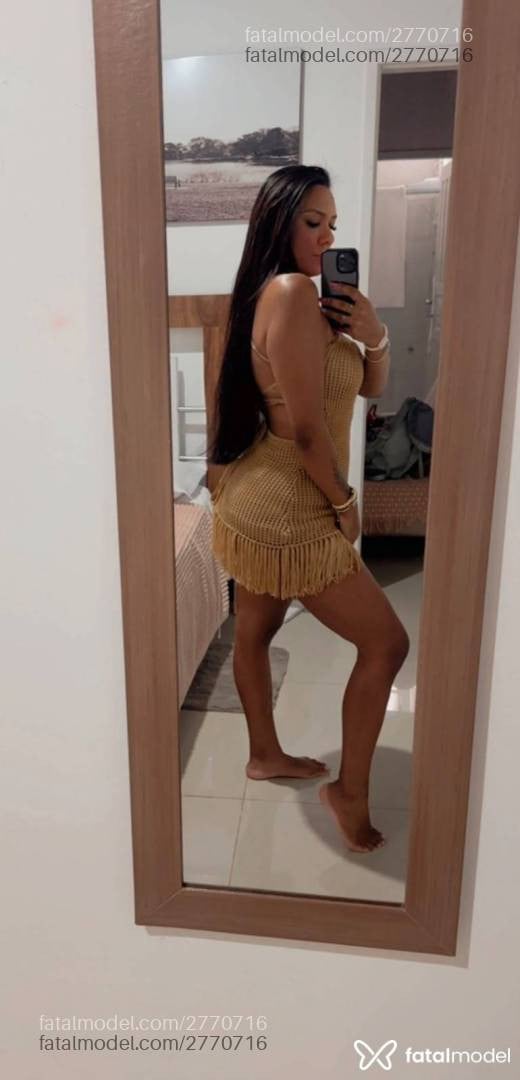 Acompanhante mulher morena (o) de olhos castanhos - índiia