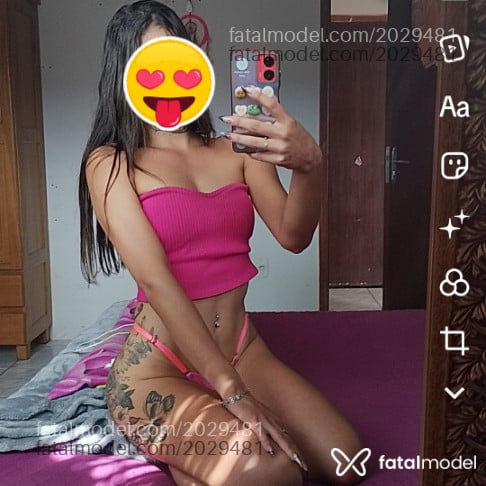 Acompanhante mulher com cabelo castanho de olhos verdes em Rondonópolis Acompanhante mulher com cabelo castanho de olhos verdes em Rondonópolis - Sanny