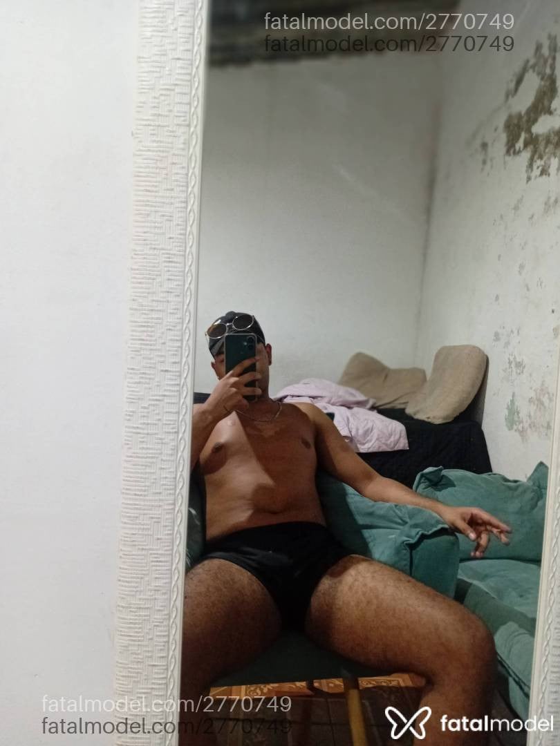 Acompanhante homem morena (o) de olhos castanhos - Richard Felix Acompanhante homem morena (o) de olhos castanhos - Richard Felix