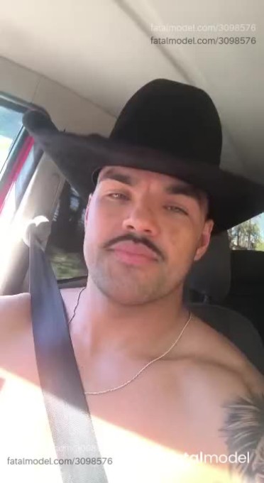 Acompanhante homem com cabelo castanho de olhos verdes em Votorantim Acompanhante homem com cabelo castanho de olhos verdes em Votorantim - Francisco