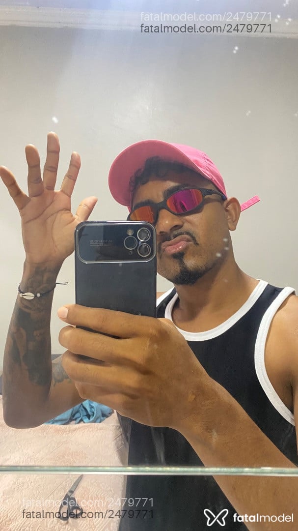 Acompanhante homem morena (o) de olhos castanhos - Jamzinho