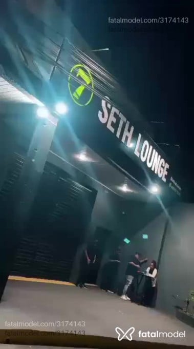 Acompanhante homem sem cabelo de olhos castanhos em São Paulo Acompanhante homem sem cabelo de olhos castanhos em São Paulo - Fellype Trasariano