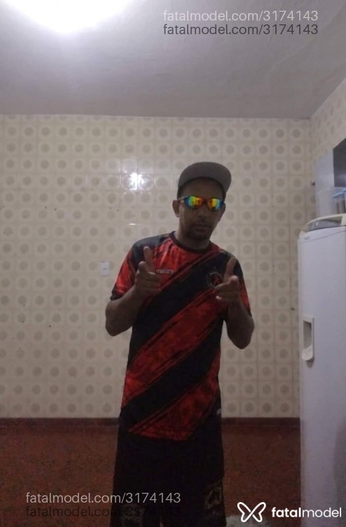 Acompanhante homem sem cabelo de olhos castanhos em São Paulo Acompanhante homem sem cabelo de olhos castanhos em São Paulo - Fellype Trasariano
