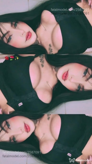 Acompanhante mulher trans com cabelo colorido de olhos mel em Fortaleza - Biazinha