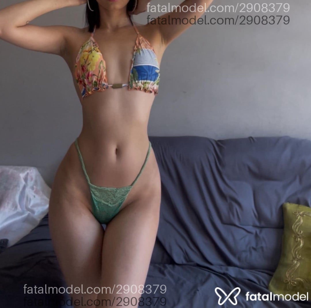 Acompanhante mulher com cabelo castanho de olhos verdes em Garça - Liz