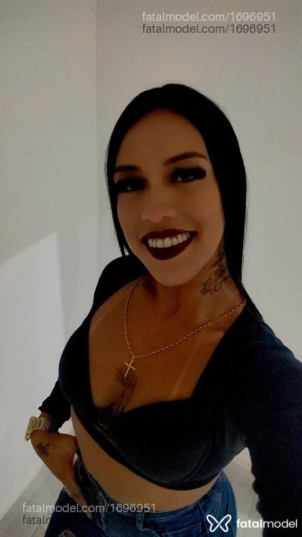 Acompanhante mulher com cabelo castanho de olhos castanhos em São Sebastião - Sofia
