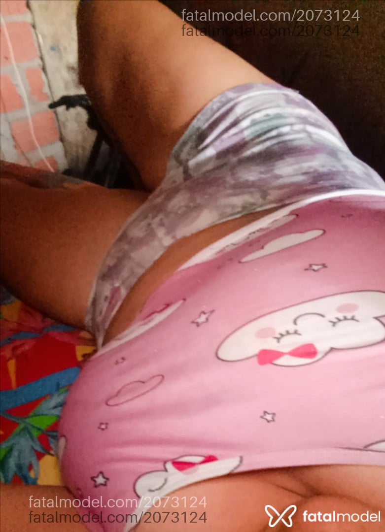 Acompanhante mulher com cabelo castanho de olhos castanhos em Jataí Acompanhante mulher com cabelo castanho de olhos castanhos em Jataí - Maginifica