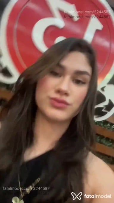 Acompanhante mulher morena (o) de olhos castanhos em Gurupi Acompanhante mulher morena (o) de olhos castanhos em Gurupi - Vitória