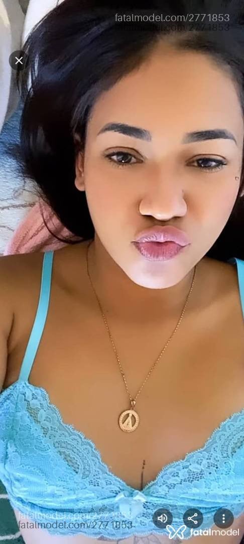 Acompanhante mulher morena (o) de olhos pretos - Melissa Oliveira