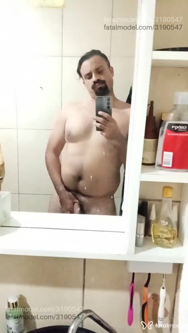 Acompanhante homem morena (o) de olhos castanhos em Curitiba - Bigodsedução