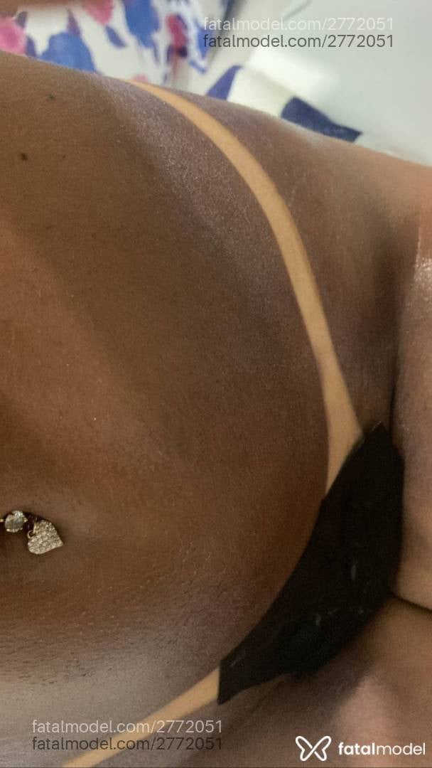 Acompanhante mulher morena (o) de olhos castanhos em Virtual - Manuela